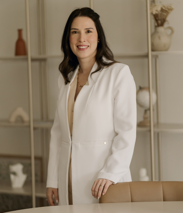 Dra Gabriele Souza Moulin Vago reumatologista particular em São Paulo